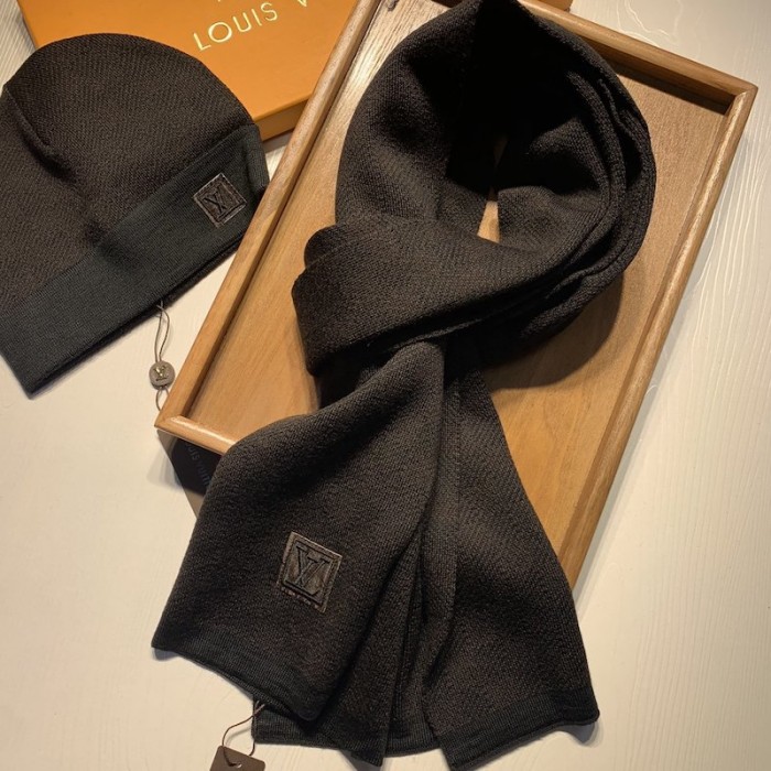 LV Petit Damier Scarf and Beanie NM wool set Brown