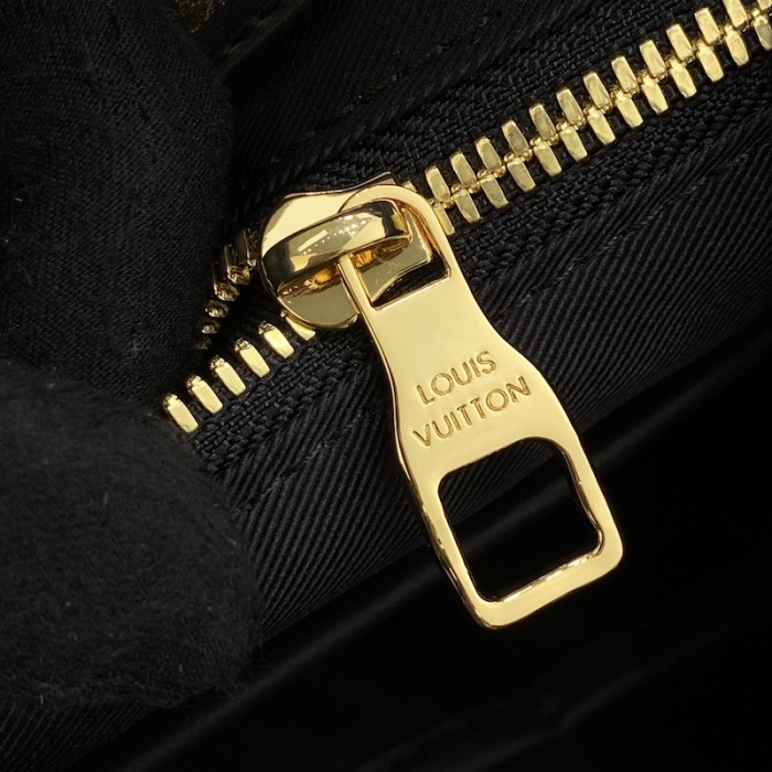 l**is V*t*n christopher mm backpack lv m21104