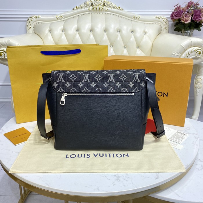 l**is V*t*n monogram denim besace tokyo m45971
