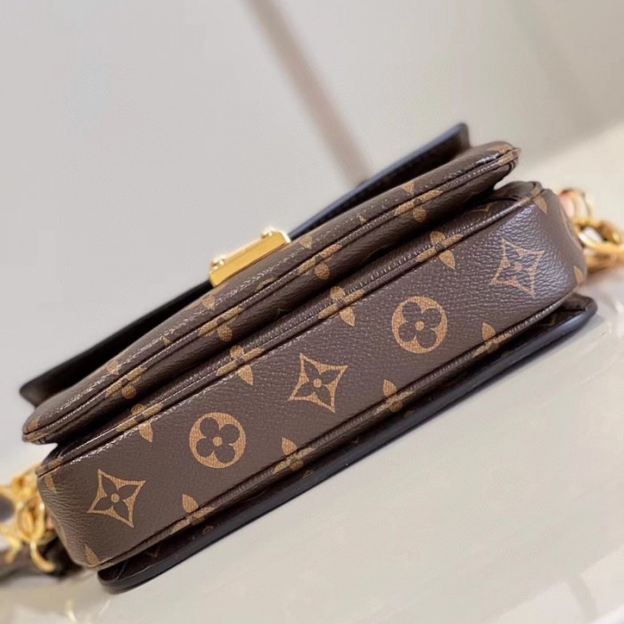 l**is V*t*n pochette métis east west lv m46279