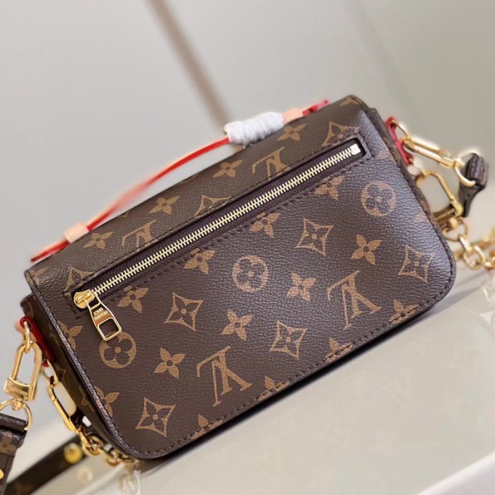 l**is V*t*n pochette métis east west lv m46279