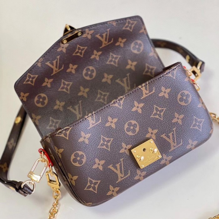 l**is V*t*n pochette métis east west lv m46279