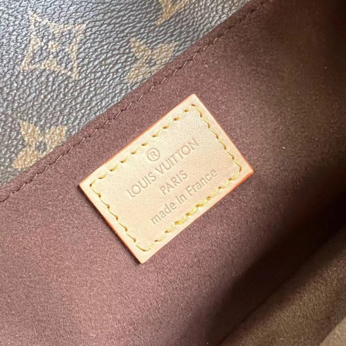 l**is V*t*n pochette métis east west lv m46279