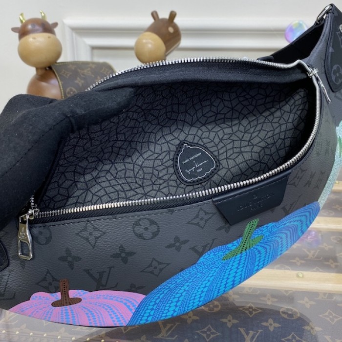 l**is V*t*n lv x yk maxi bumbag m46436