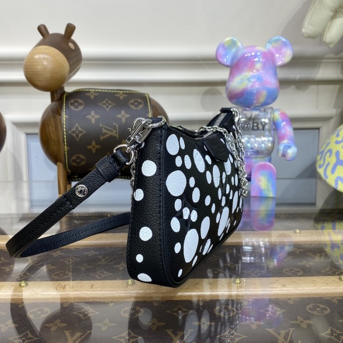 l**is V*t*n lv x yk easy pouch on strap m81908
