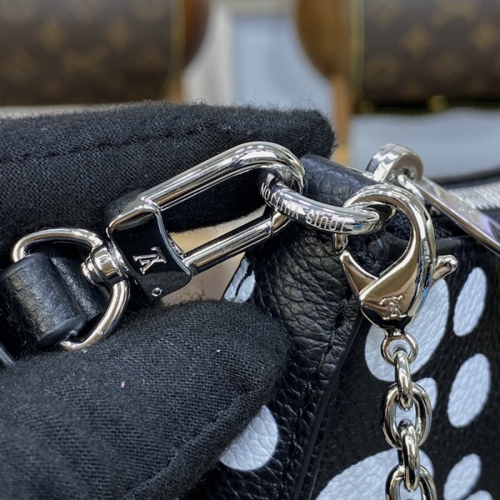 l**is V*t*n lv x yk easy pouch on strap m81908