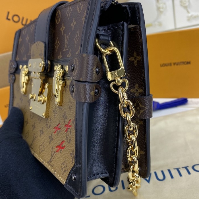 l**is V*t*n monogram reverse canvas trunk clutch lv m43596