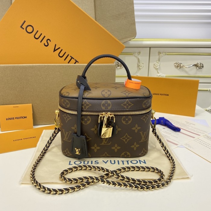 l**is V*t*n monogram reverse canvas vanity pm lv m45165