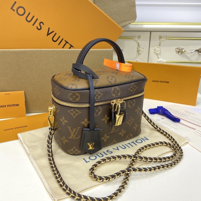 l**is V*t*n monogram reverse canvas vanity pm lv m45165