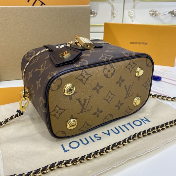 l**is V*t*n monogram reverse canvas vanity pm lv m45165