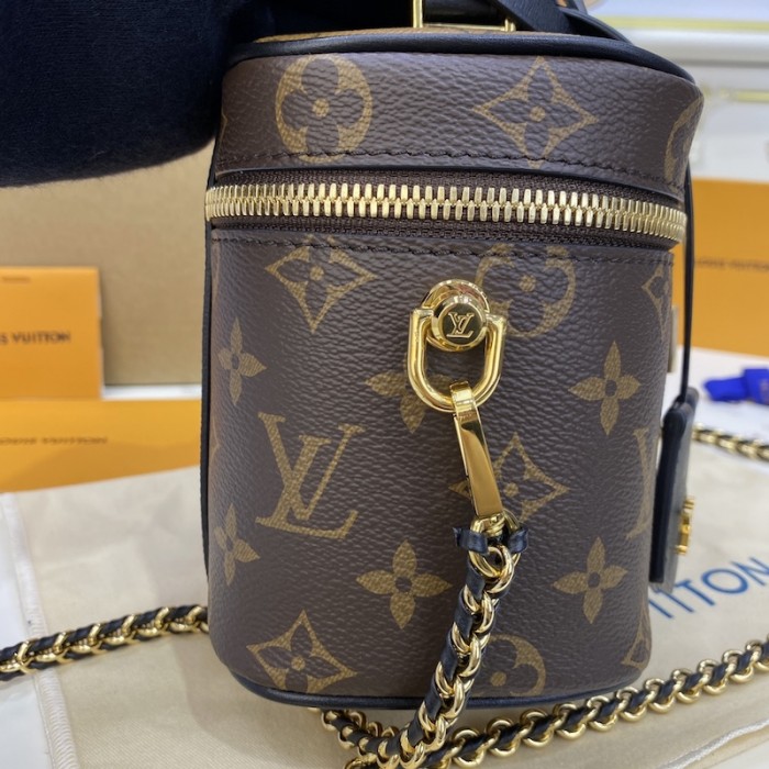 l**is V*t*n monogram reverse canvas vanity pm lv m45165
