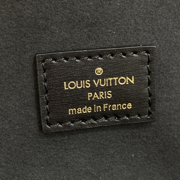 l**is V*t*n monogram reverse canvas vanity pm lv m45165