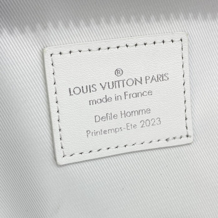 l**is V*t*n handle soft trunk m21833