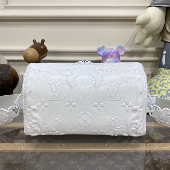 l**is V*t*n city keepall white
