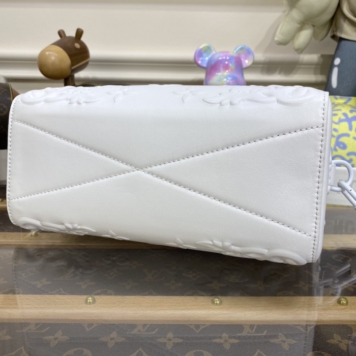 l**is V*t*n city keepall white
