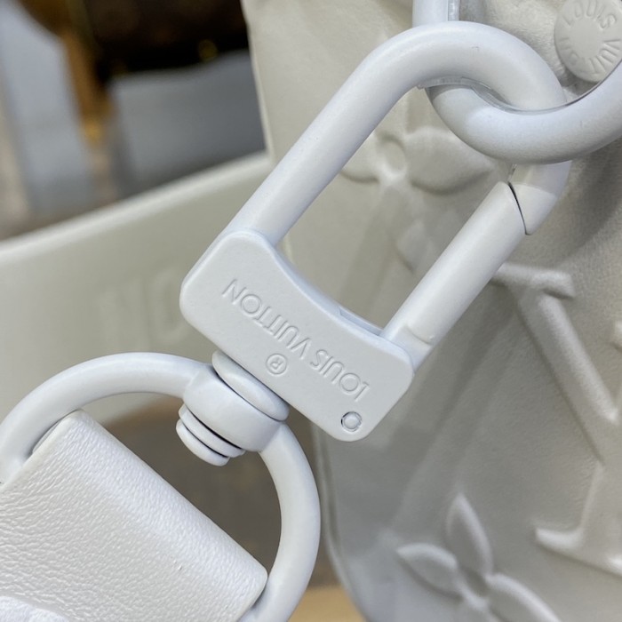 l**is V*t*n city keepall white