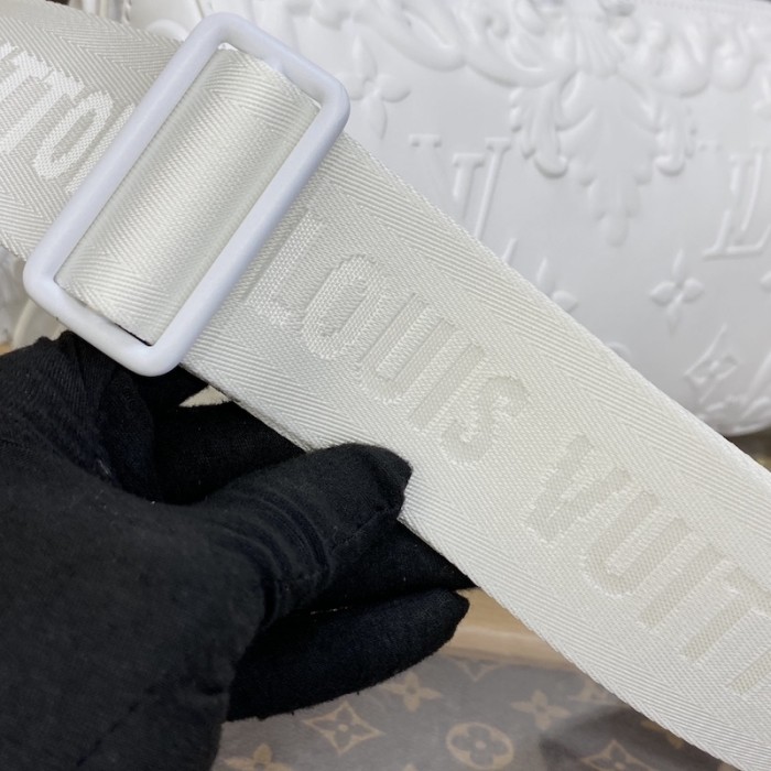 l**is V*t*n city keepall white