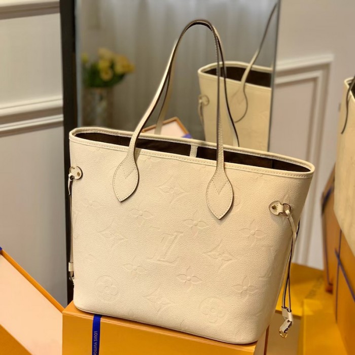 l**is V*t*n embossed cowhide leather neverfull mm m45684