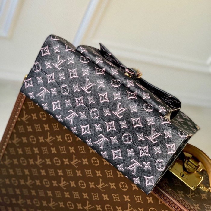 l**is V*t*n monogram coated canvas onthego mm m46154