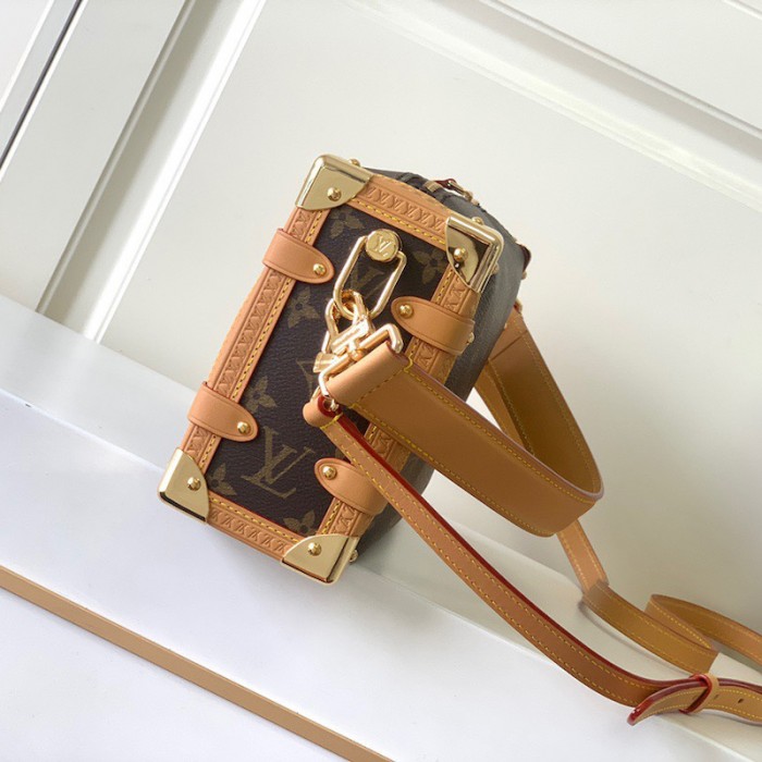 l**is V*t*n monogram canvas side trunk lv m46358