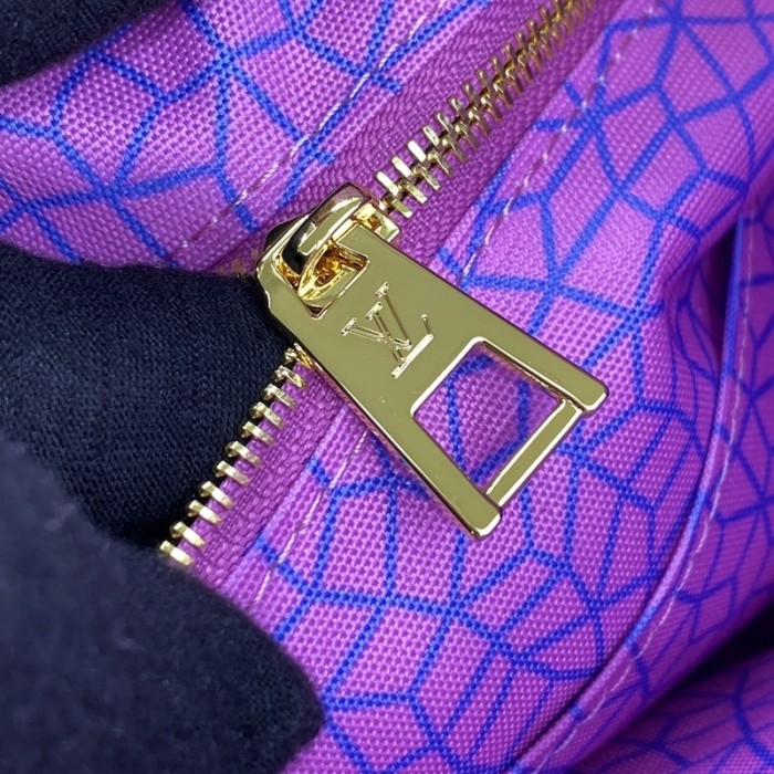 l**is V*t*n lv x yk onthego mm m46466