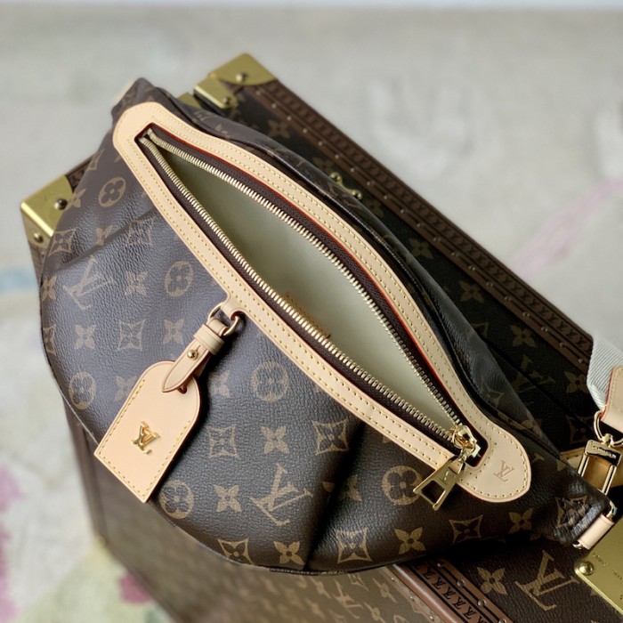l**is V*t*n monogram canvas high rise m46784