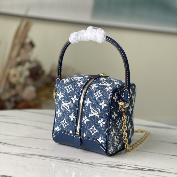 l**is V*t*n monogram denim square bag m59611