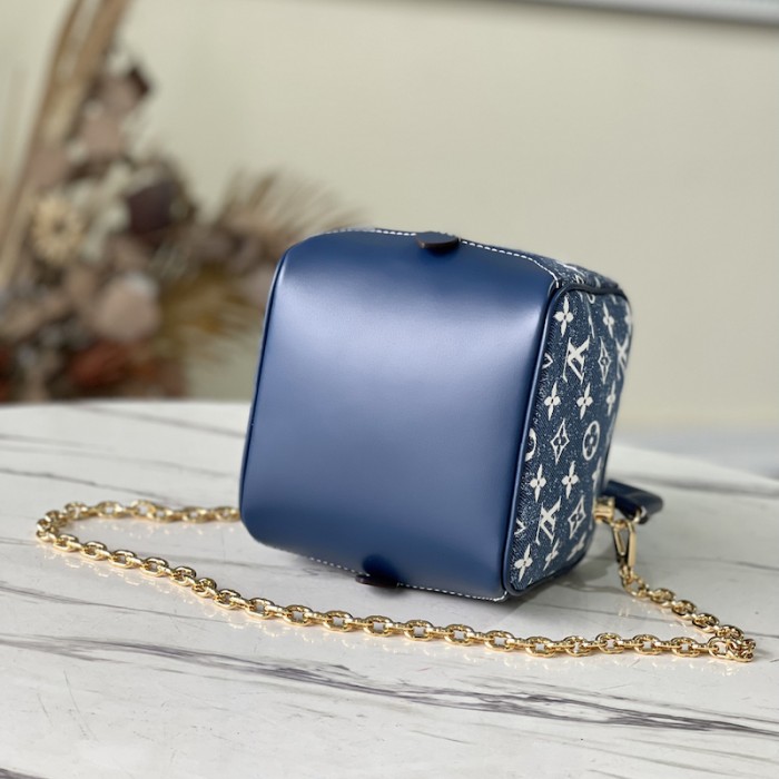 l**is V*t*n monogram denim square bag m59611