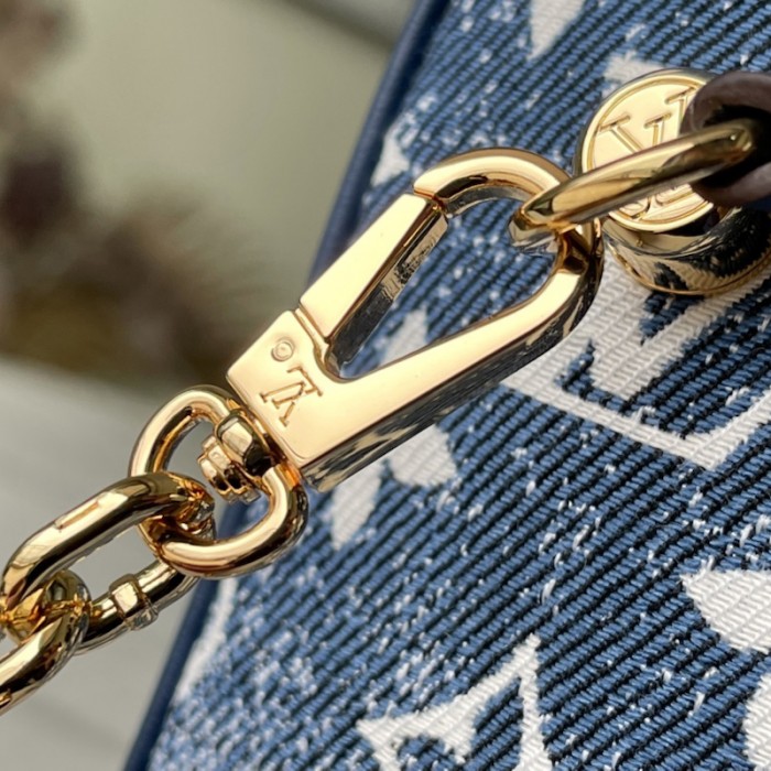 l**is V*t*n monogram denim square bag m59611