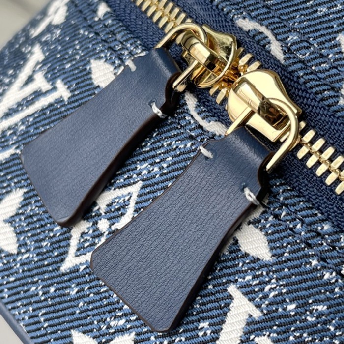 l**is V*t*n monogram denim square bag m59611