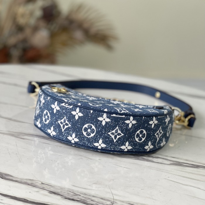 l**is V*t*n monogram denim loop handbag m81166