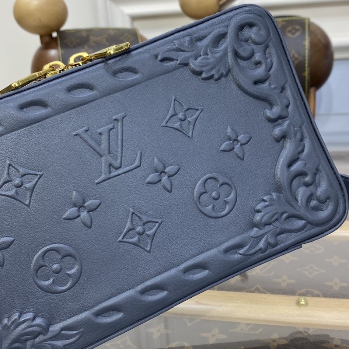 l**is V*t*n soft trunk wearable wallet m82035