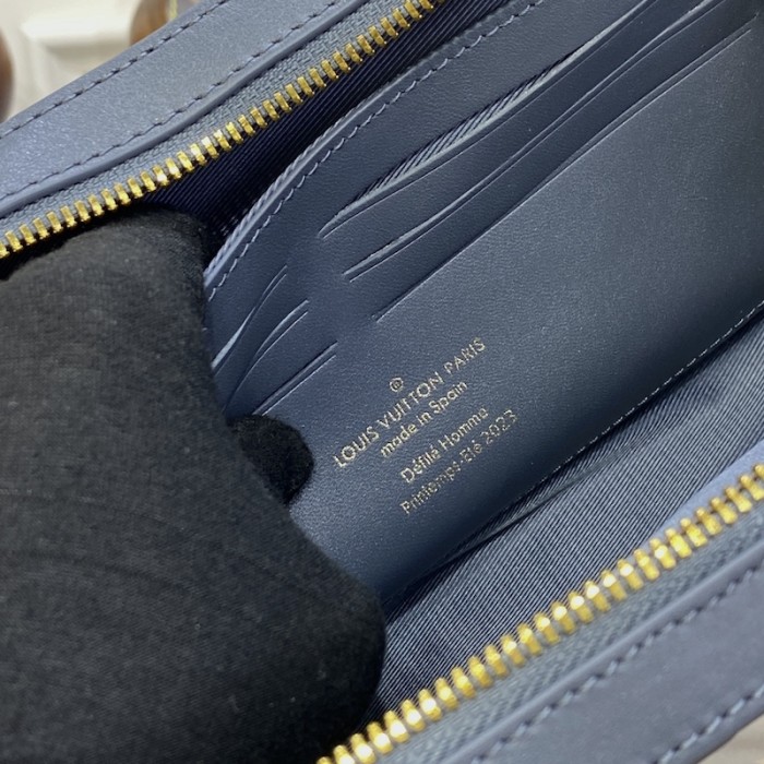 l**is V*t*n soft trunk wearable wallet m82035
