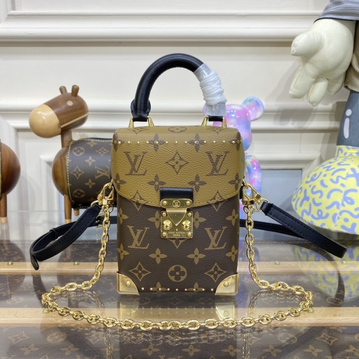 l**is V*t*n monogram canvas camera box m82465