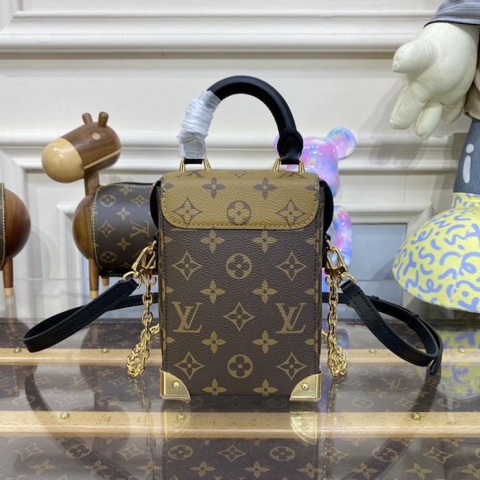l**is V*t*n monogram canvas camera box m82465