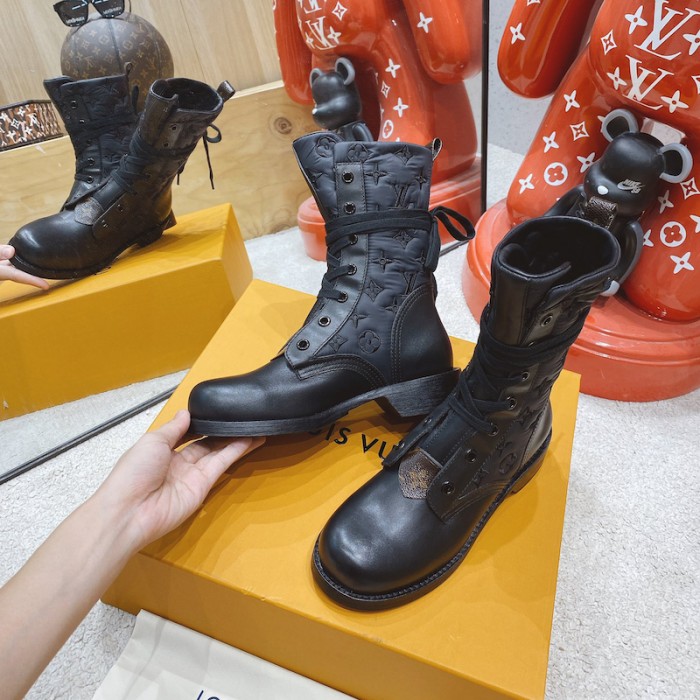 l**is V*t*n metropolis flat ranger black