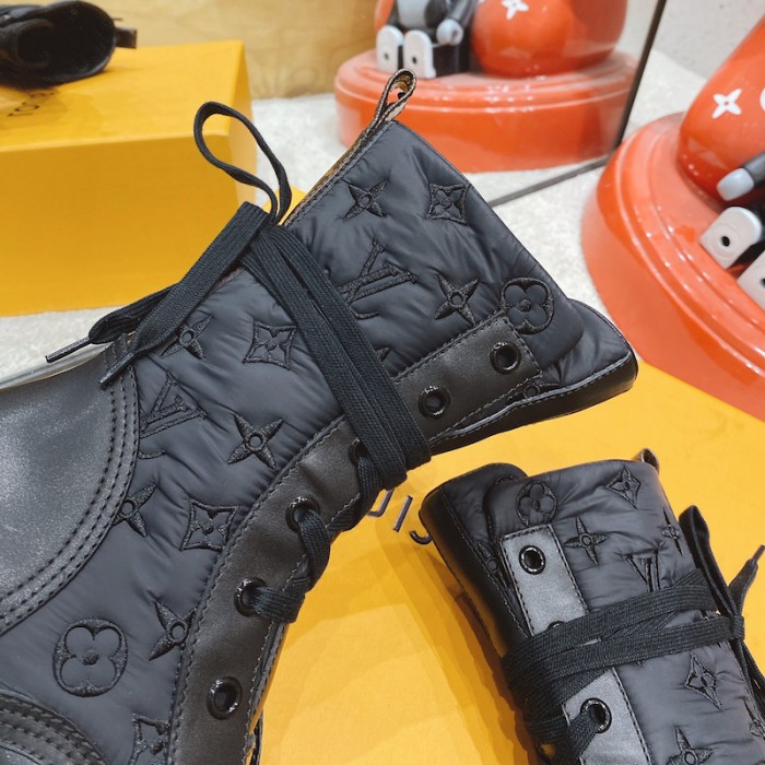 l**is V*t*n metropolis flat ranger black