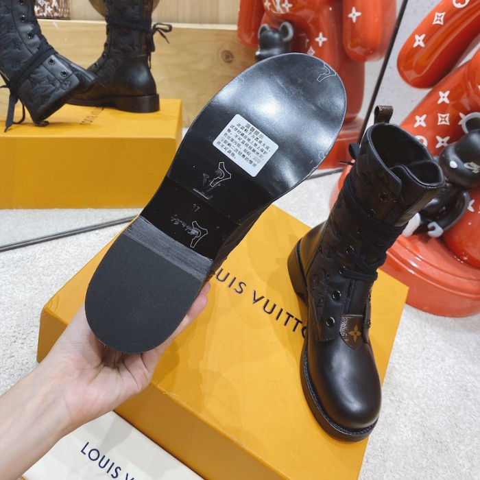 l**is V*t*n metropolis flat ranger black