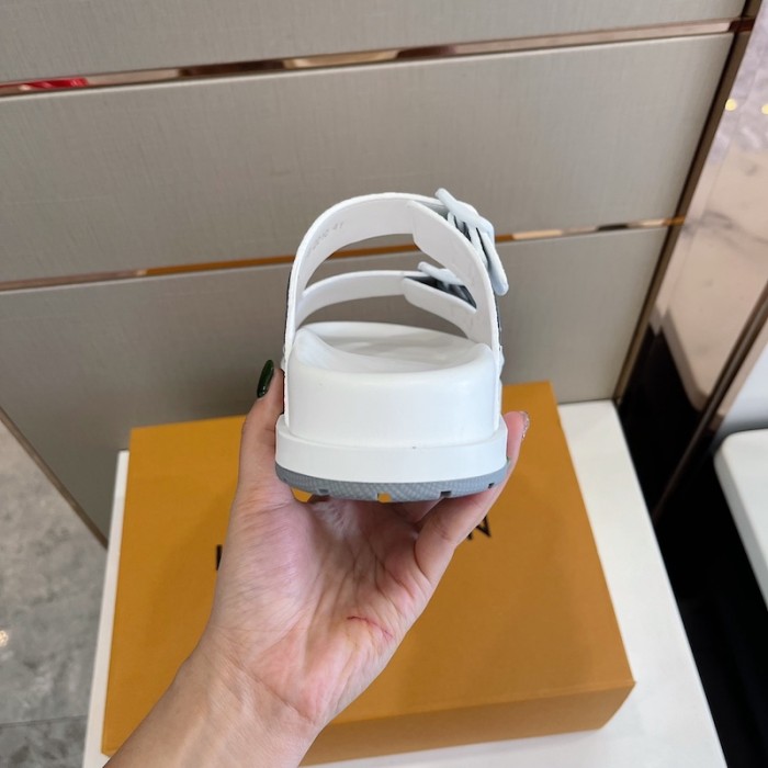 l**is V*t*n lv trainer mules 1a9jvm