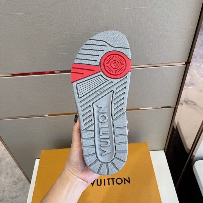 l**is V*t*n lv trainer mules 1a9jw3