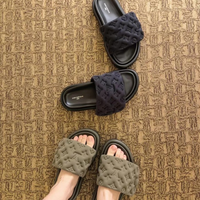 l**is V*t*n pool pillow comfort mule 1aa1e8