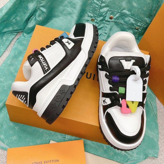 l**is V*t*n lv trainer maxi sneaker black