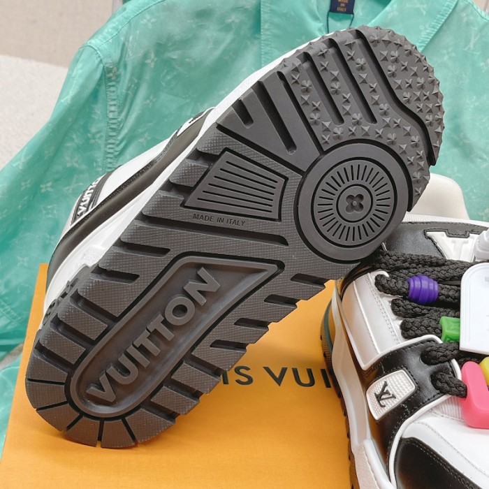 l**is V*t*n lv trainer maxi sneaker black