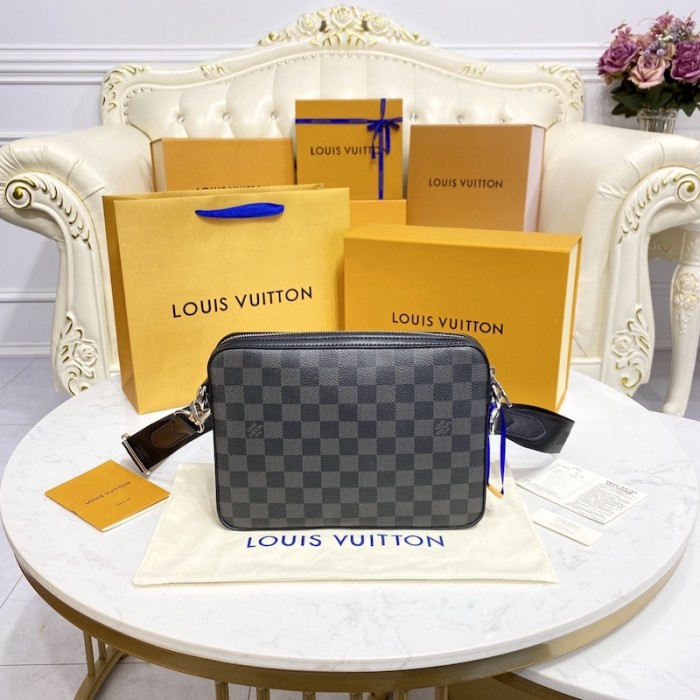 l**is V*t*n trio messenger bag lv n58040