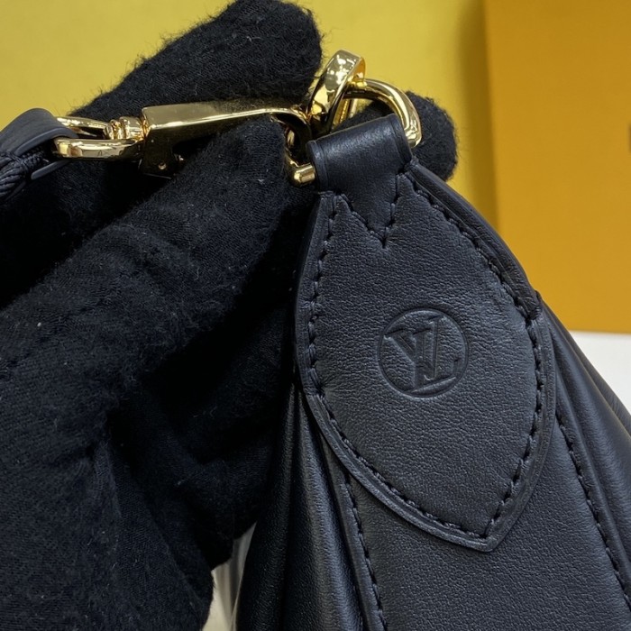 l**is V*t*n over the moon bag lv m59799