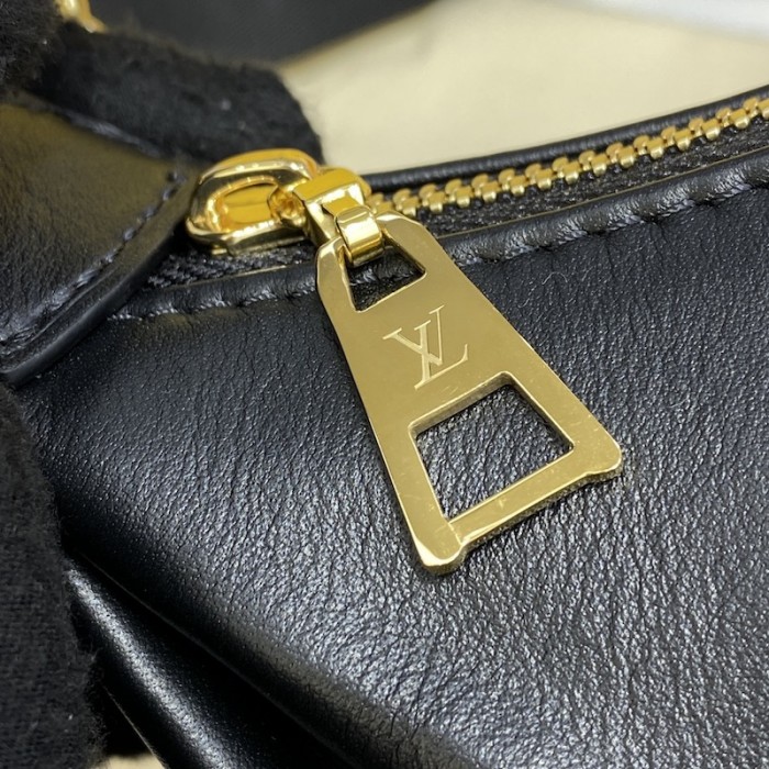 l**is V*t*n over the moon bag lv m59799