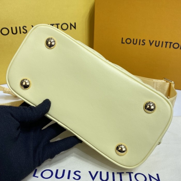l**is V*t*n alma bb bag lv m59821