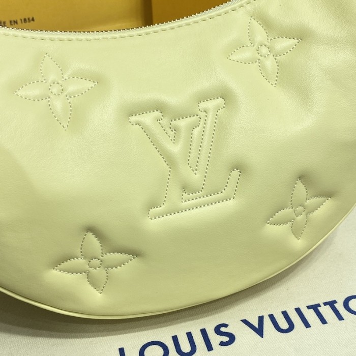 l**is V*t*n over the moon bag lv m59823