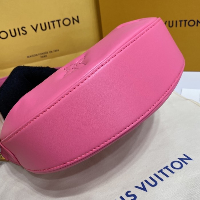 l**is V*t*n over the moon bag lv m59915