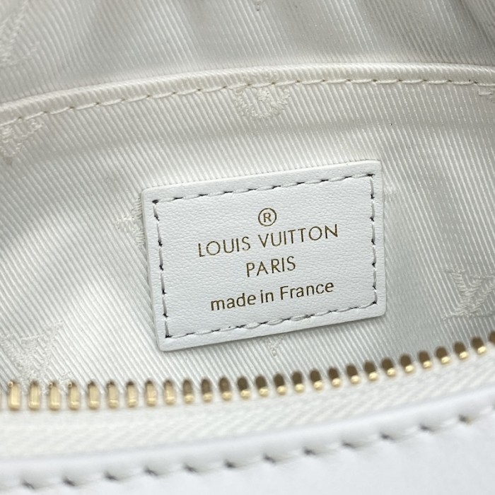 l**is V*t*n over the moon bag lv m59959